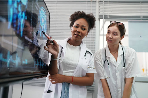 healthcare analytics maturity levels from descriptive to prescriptive, with applications in payer and provider ecosystems.